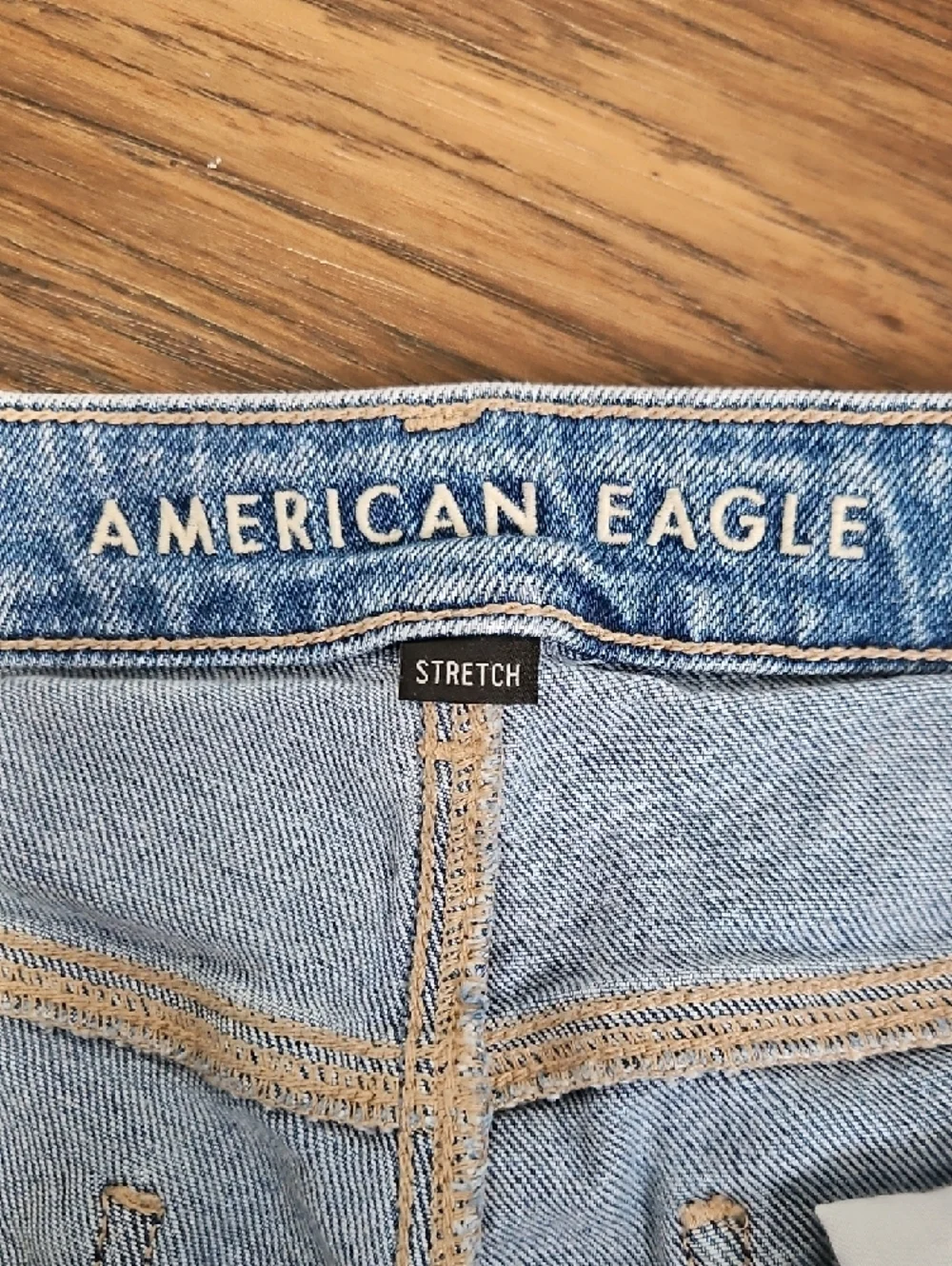American Eagle High-Rise Mom Straight Distressed Jeans Women’s 14 - Picture 12 of 13
